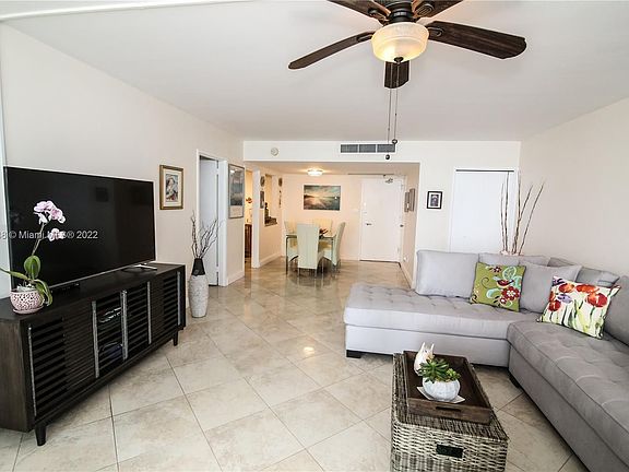 4th image of 5151 Collins Ave APT 827