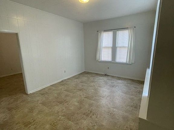 5th image of 806 E University Ave #806