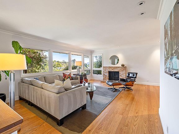 3rd image of 106 Howard Dr