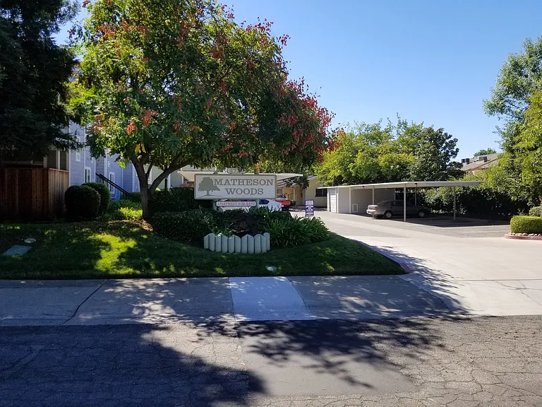 2720 Matheson Way — Photo 2