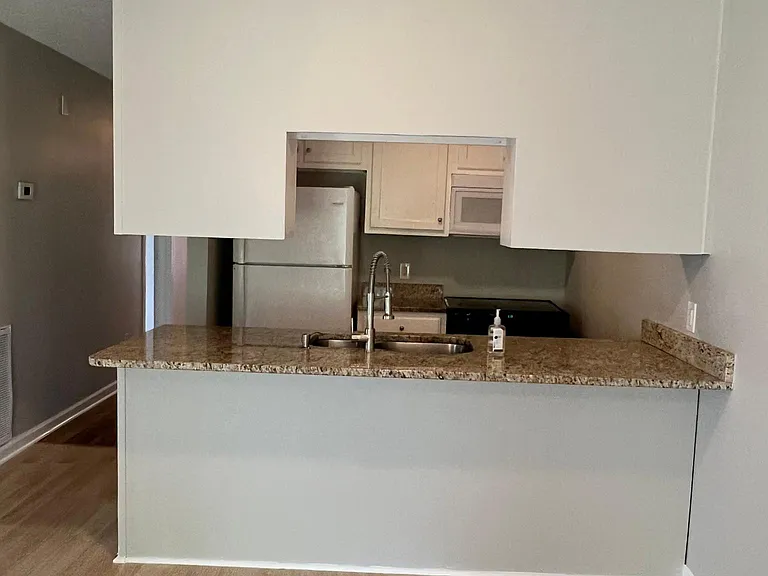 246 Lawrence St #A — Photo 5