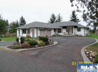 310 Elwha Bluffs Rd, Port Angeles, WA 98363