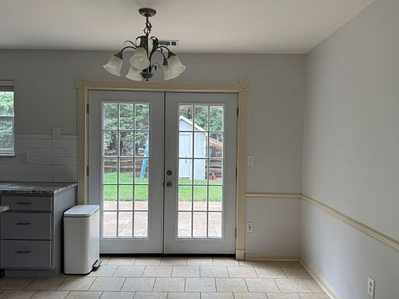 5th image of 3059 Huntington Cir