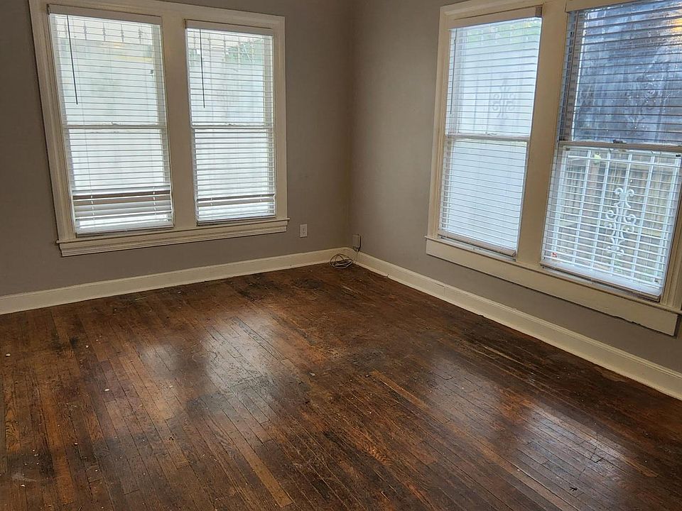 2nd image of 1003 W Columbus Dr