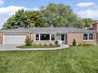 1525 W Marcus Ct, Park Ridge, IL 60068