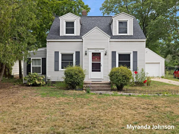 1068 Englewood Ave, Muskegon, MI 49441