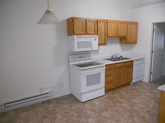 2nd image of 1707 Oakshire Ln APT C