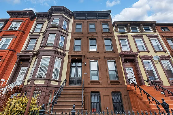 Rented by A Space Realty NY LLC | media 20