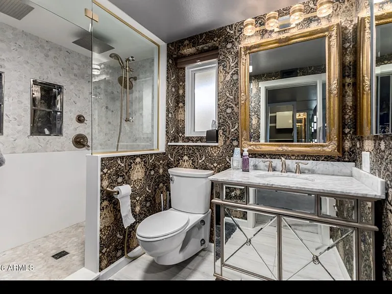 13139 W Seville Dr — Photo 9