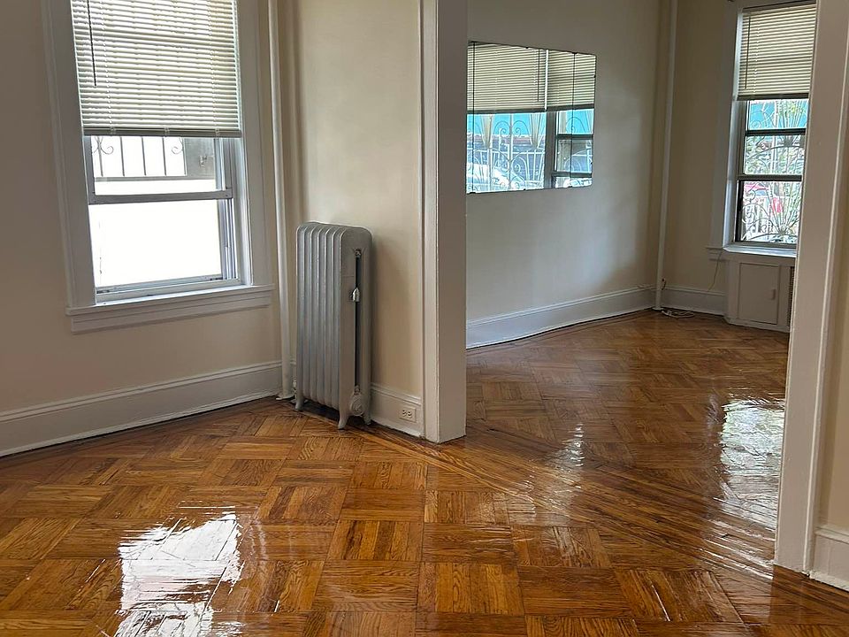 1st image of 21-18 Ditmars Blvd #1