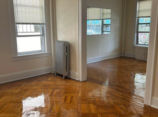 21-18 Ditmars Blvd #1, Astoria, NY 11105