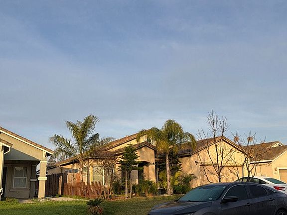 3rd image of 570 Summer Garden Way