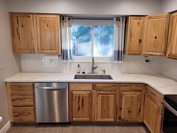 4th image of 5570 Escondido Dr