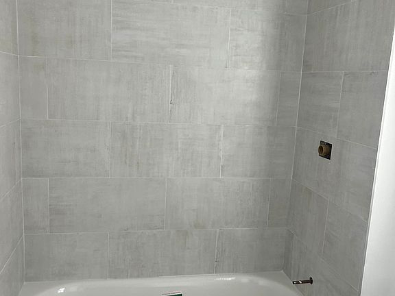 4th image of 1921 Holland Ave #4A