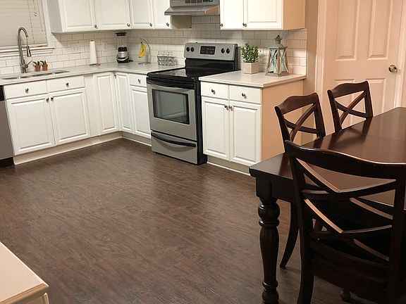 5th image of 216 Angelle Dr