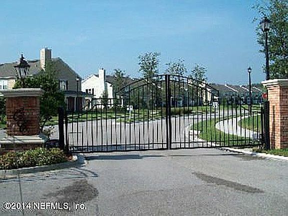 4th image of 11169 Castlemain Cir W