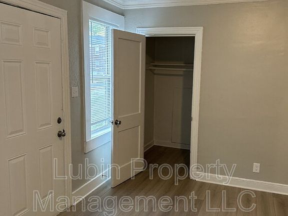3rd image of 2406 Forest Ave