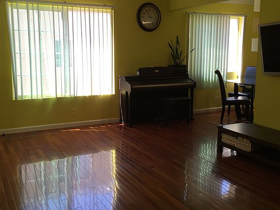 5th image of 2357 Mira Vista Ave Unit B