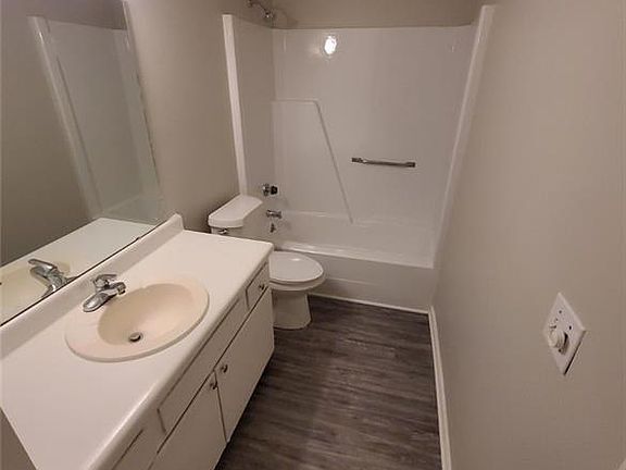 4th image of 4336 Edith Ln APT A