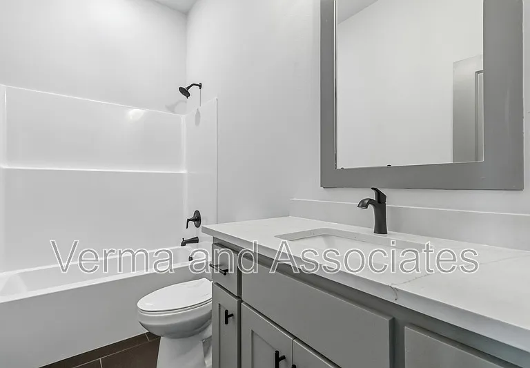 930 Trestle Ln — Photo 24