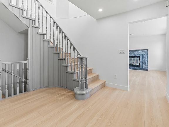 3rd image of 1761 E 57th Ave