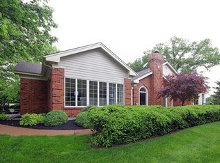 721 Fairfield Lake Dr, Chesterfield, MO 63017