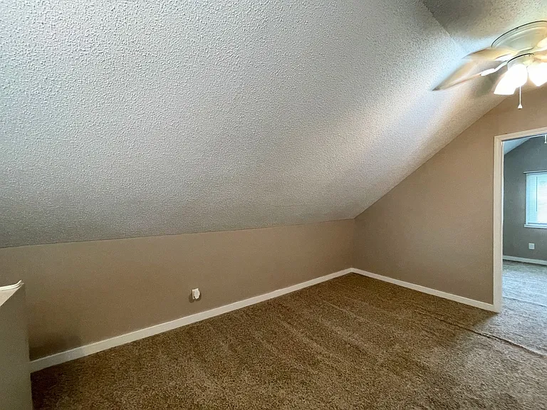 1002 N Grimes St — Photo 21