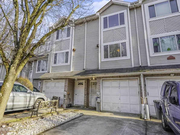 120 Pembrook Loop, Staten Island, NY 10309