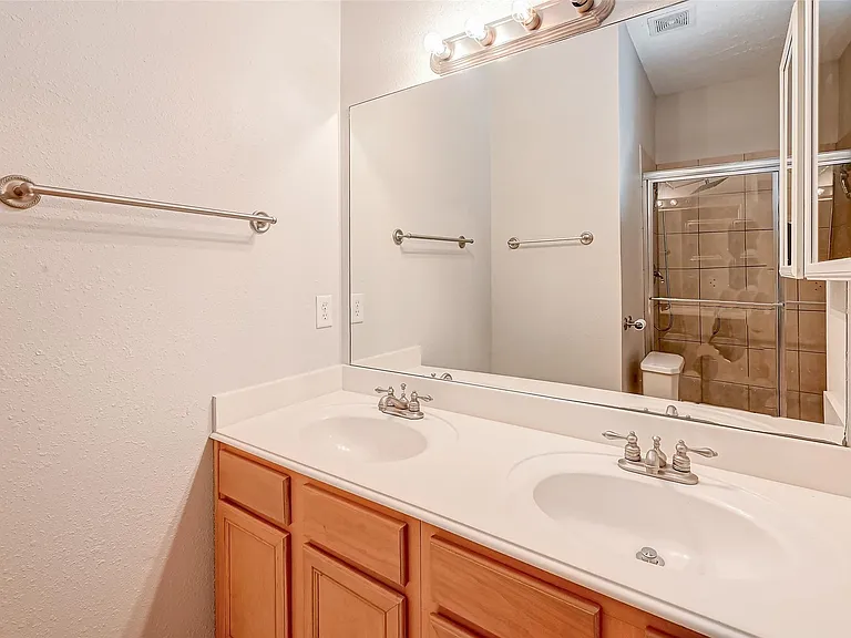 717 Cedarwood Dr — Photo 32