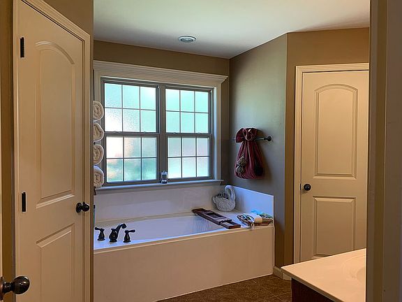 4th image of 5306 Charles Ct