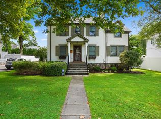 13 Suburban Ave, Cos Cob, CT 06807