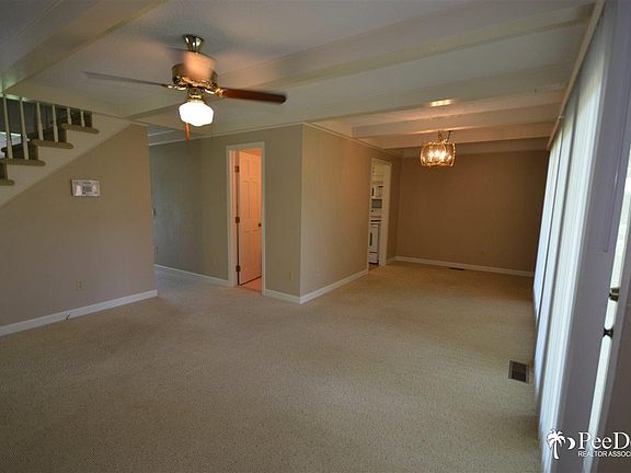3rd image of 1402 Poinsett Dr