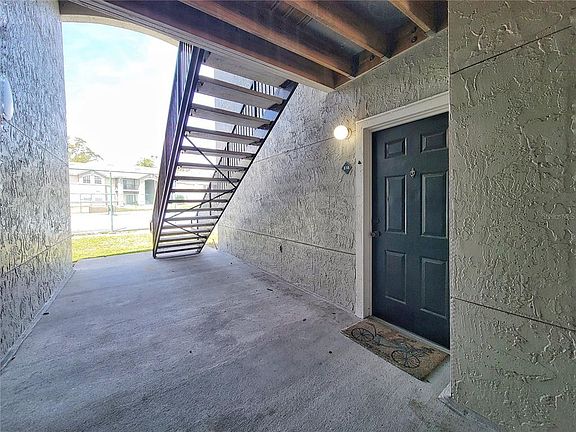 5th image of 3705 SW 27th St APT 818
