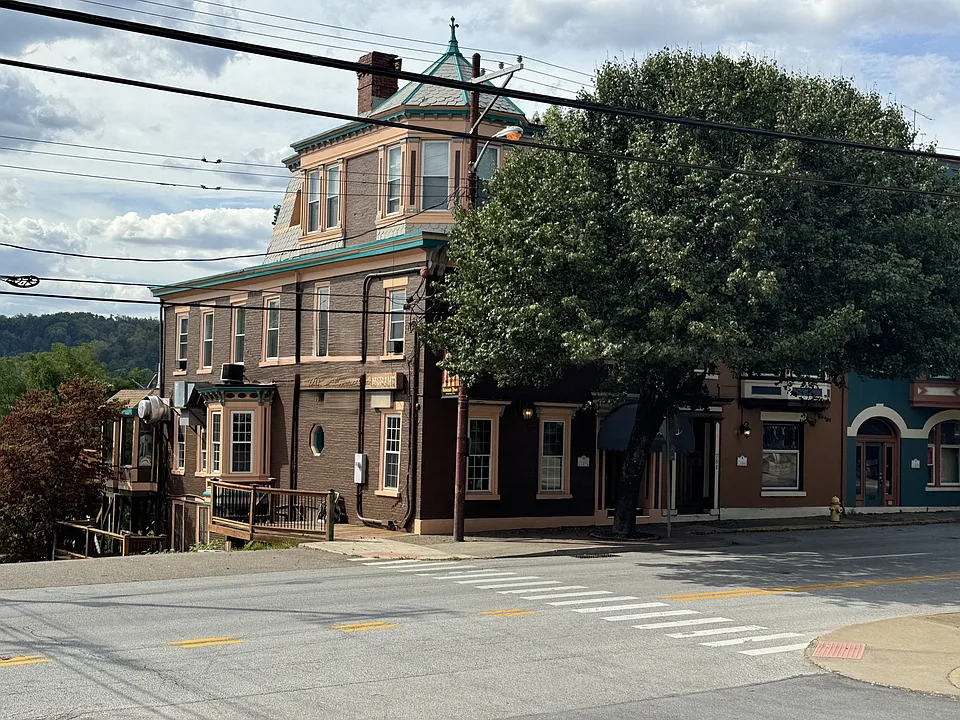 751 Main St #3