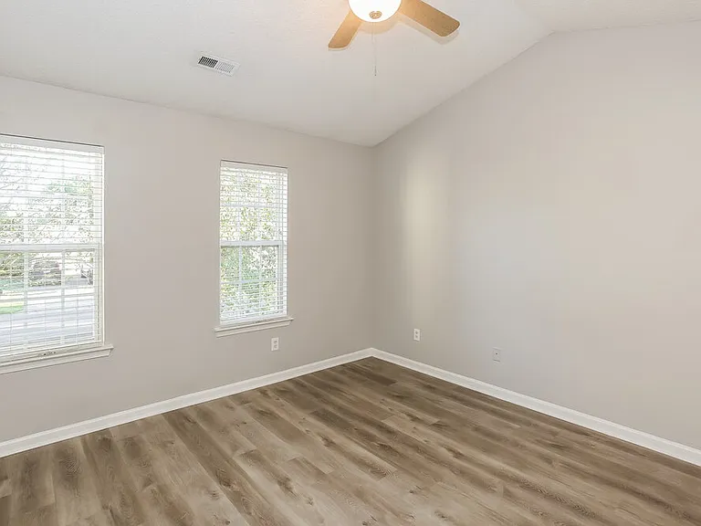 2954 Hawick Commons Dr — Photo 9