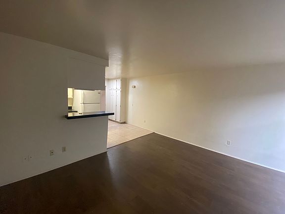 3rd image of 4050 Wabash Ave APT 5