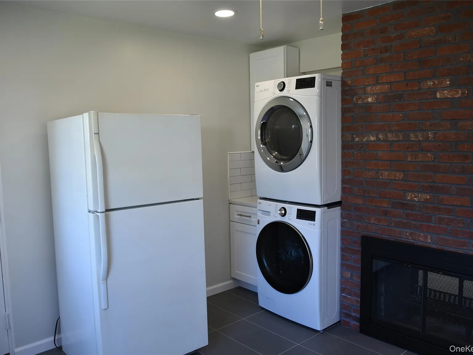 4 bed, 2.0 bath, 1114 sqft, $4,475 — Photo 3