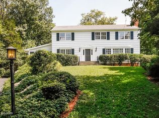 20 Bend Of River Ln, Stamford, CT 06902