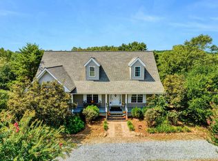 365 Loop Rd, Campobello, SC 29322