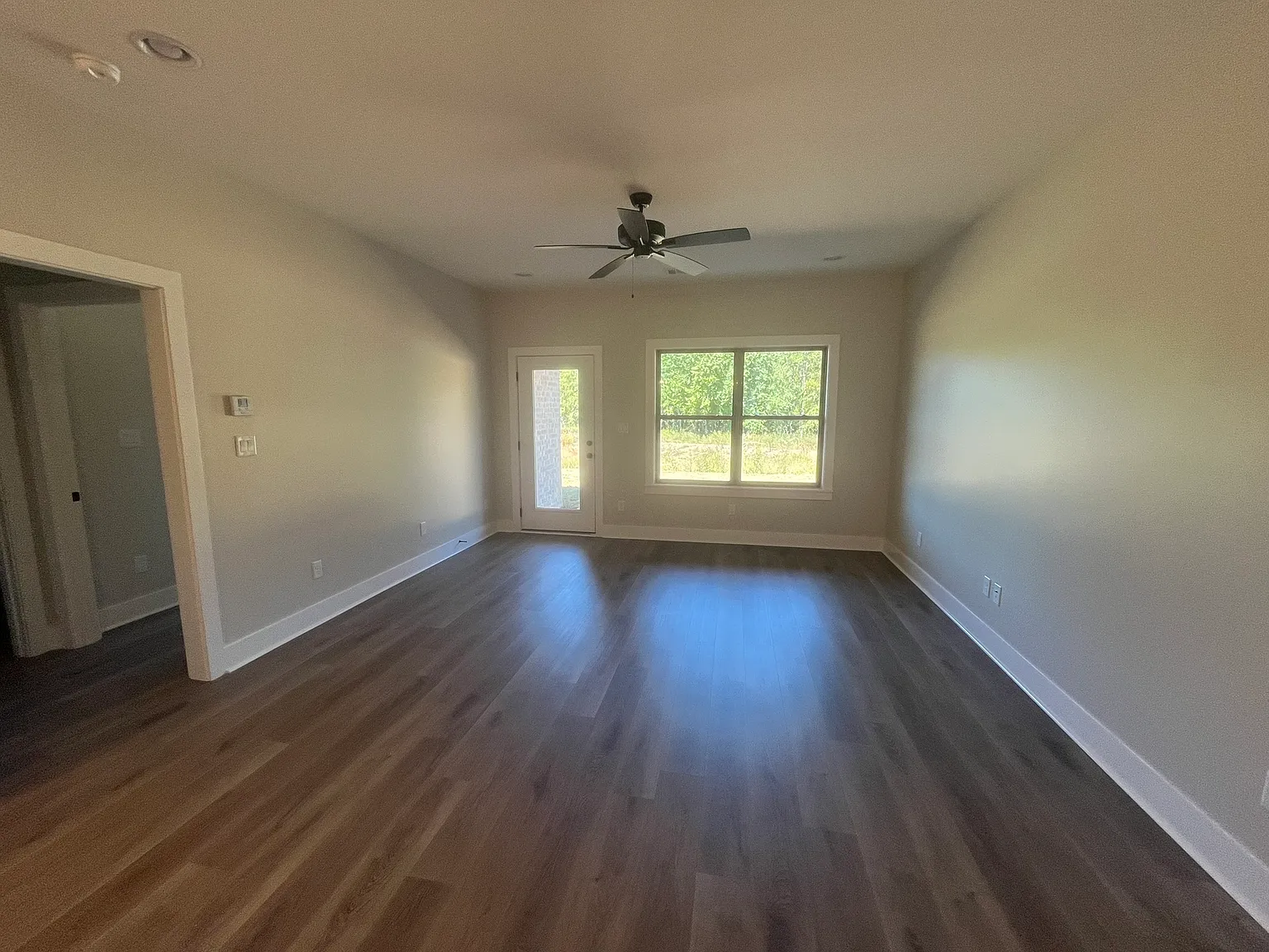 3 bed, 2.5 bath, 1900 sqft, $2,750 — Photo 4