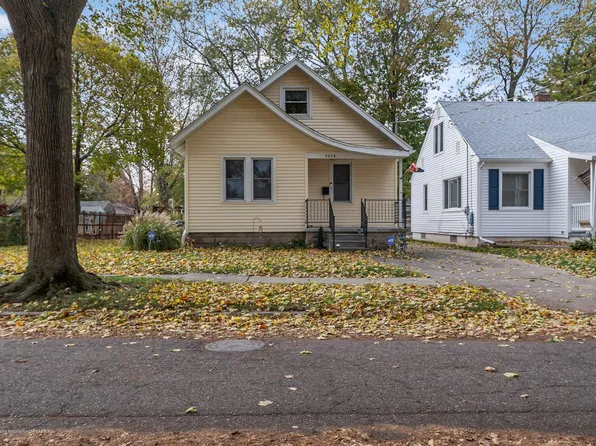 2626 Maplewood Ave, Lansing, MI 48910