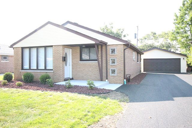 1st image of 5131 W 90th St