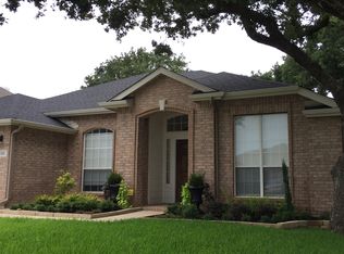 311 Londonderry Ln, Mansfield, TX 76063