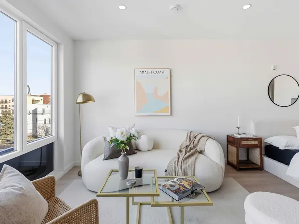 1 Mallory Avenue image 1 of 13