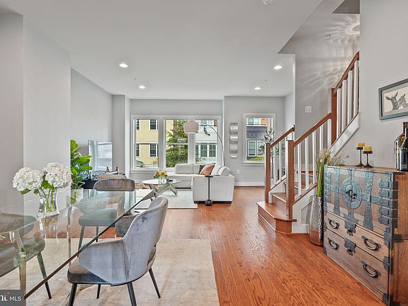 2nd image of 609 E Alexandria Ave