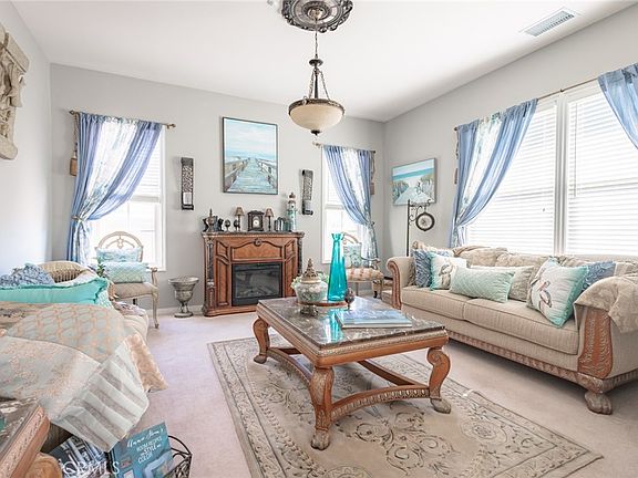 2nd image of 1045 Inverlochy Dr