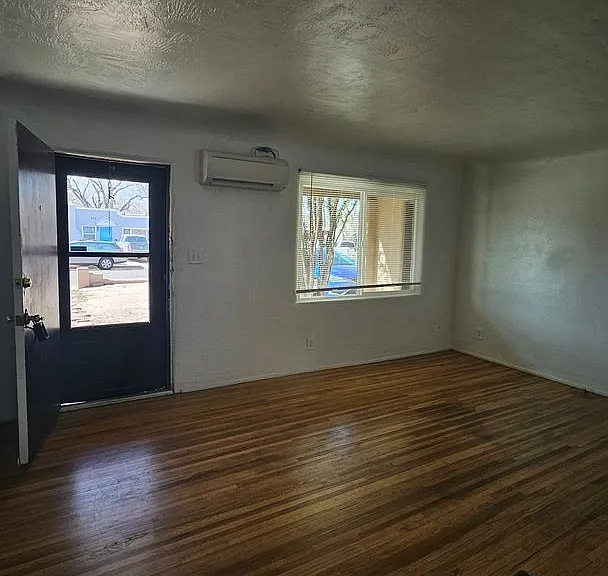 1216 Columbia Dr NE — Photo 14