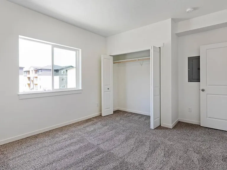 Hawk's Landing Apartments — Photo 51
