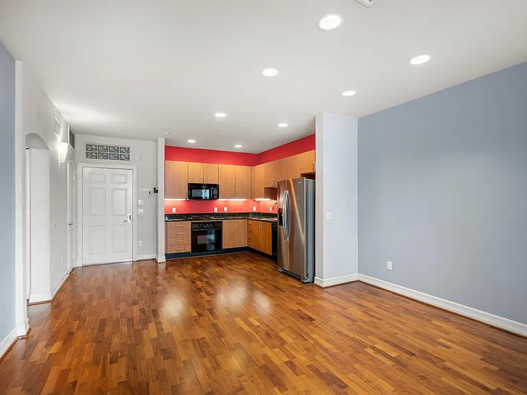 525 11th Ave #1301 — Photo 7