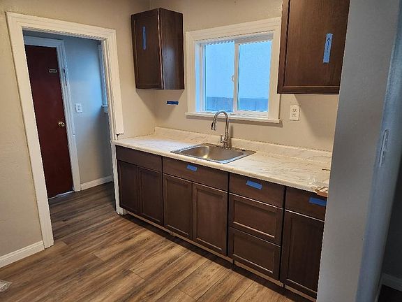 New kitchen. New stove.